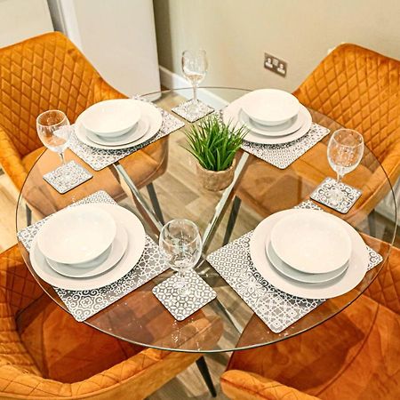 מילטון קינס Campbell Park Apartment - City Centre - Free Parking, Balcony, Super-Fast Wifi And Smart Tv With Netflix By Yoko Property מראה חיצוני תמונה